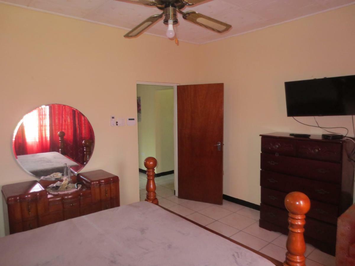 Holiday home Chateau Yellow Mandeville
